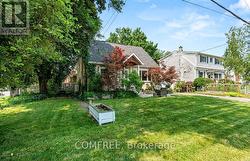 421 GREENWOOD AVENUE  Ottawa, ON K2A 0X5