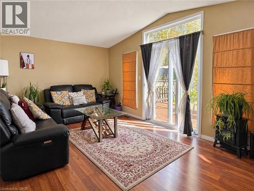 208 ACTIVA Avenue , Kitchener, Ontario N2E 3T8 3