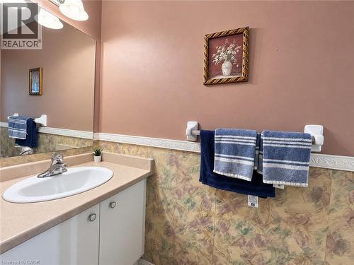208 ACTIVA Avenue , Kitchener, Ontario N2E 3T8 4