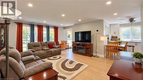 76 APPALACHIAN Crescent Unit# Upper , Kitchener, Ontario N2E 1A4 5