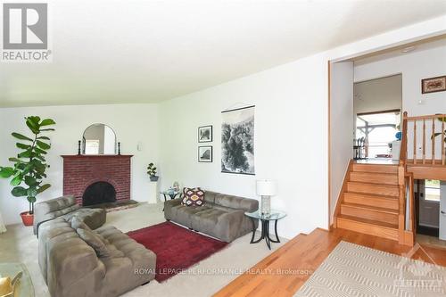 85 CROWNHILL STREET , Ottawa, Ontario K1J 6W9 5