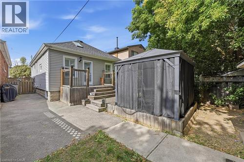 84 Barons Avenue N, Hamilton, ON 