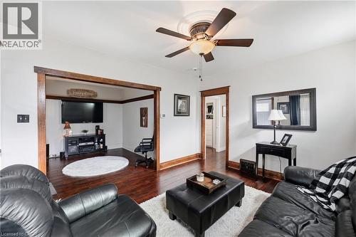 84 Barons Avenue N, Hamilton, ON 