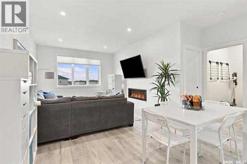 464 Woolf Bend, Saskatoon, SK 