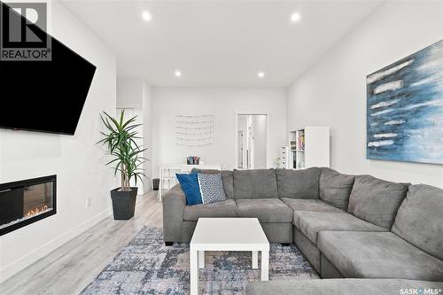 464 Woolf Bend, Saskatoon, SK 