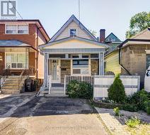 19 ROBINSON AVENUE Toronto, ON M1L 3S8