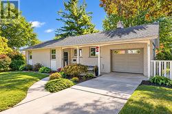 38 CALLANDER DRIVE  Guelph (St. George's), ON N1E 4H5