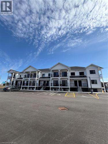 600 NORFOLK Street Unit# 104 , Simcoe, Ontario N3Y 0H5 1