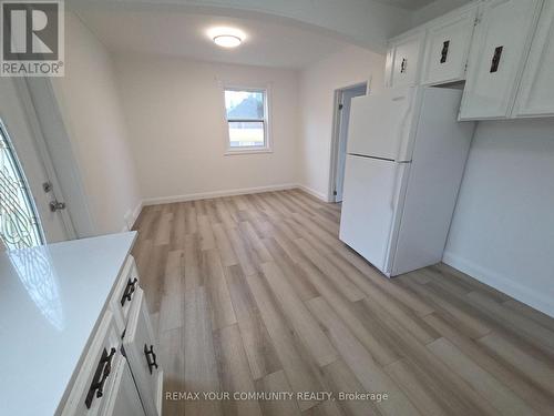 999 CALEDONIA ROAD , Toronto, Ontario M6B 3Y9 4