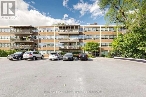 304 - 160 THE DONWAY W  Toronto (Banbury-Don Mills), ON M3C 2G1