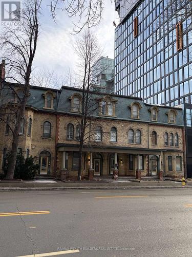 6 - 207 JARVIS STREET , Toronto, Ontario M5J 2C1