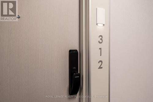 A312 - 3210 DAKOTA COMMON , Burlington, Ontario L7M 2A8 4