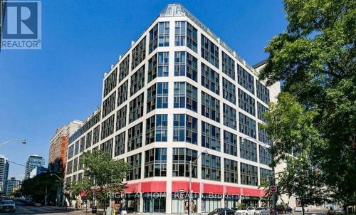 315 - 222 THE ESPLANADE , Toronto, Ontario M5A 4M8 2
