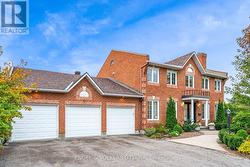 6 HOLLY RIDGE  Ottawa, ON K2S 1C9