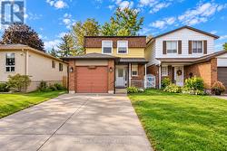 33B CUNDLES ROAD E Barrie, ON L4M 2Z6