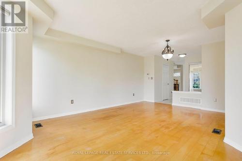 2204 GRAND OAK TRAIL , Oakville, Ontario L6M 4S6 3