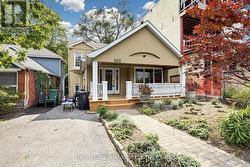 502 SCARBOROUGH ROAD  Toronto, ON M4E 3N2