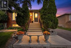 123 MARTIN STREET Bradford West Gwillimbury, ON L3Z 1Z4