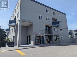 94 - 2001 BONNYMEDE DRIVE Mississauga, ON L5J 4H8
