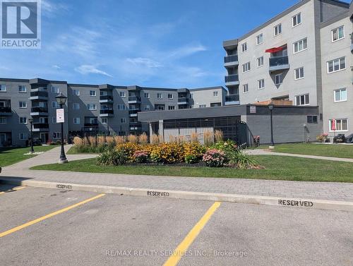 94 - 2001 BONNYMEDE DRIVE , Mississauga, Ontario L5J 4H8 3