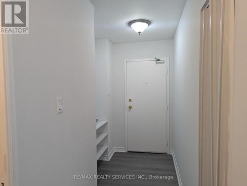 94 - 2001 BONNYMEDE DRIVE , Mississauga, Ontario L5J 4H8 5