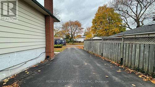 5440 WINDERMERE DRIVE , Burlington, Ontario L7L 3M5 3