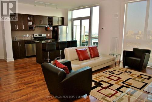PH 14 - 35 BRIAN PECK CRESCENT , Toronto, Ontario M4G 0A5 3