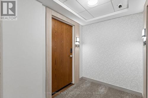 909 - 30 FRANCIS STREET S , Kitchener, Ontario N2G 0H1 2
