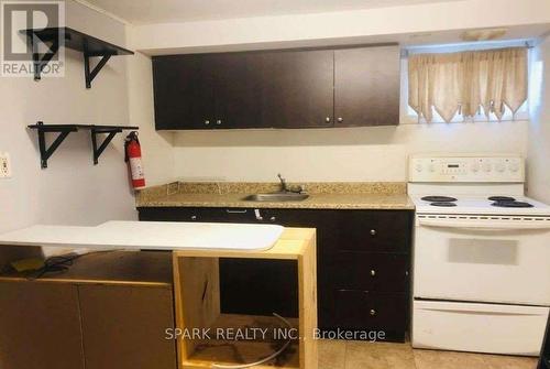 27 ERLESMERE AVENUE , Brampton, Ontario L6W 2T4 2