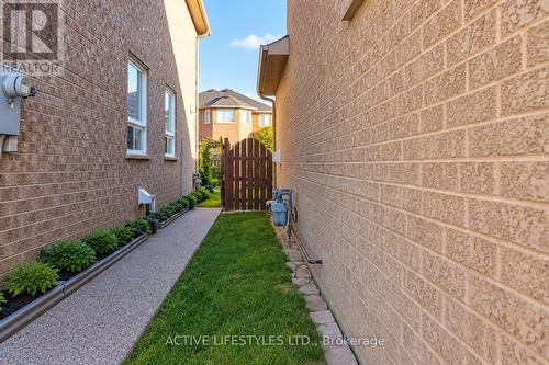 7647 Doverwood Drive, Mississauga, ON 