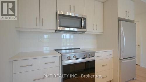 5 - 737 FRONT ROYAL STREET , Mississauga, Ontario L4Y 0G6 5