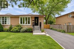 1254 NAPIER Crescent  Oakville, ON L6H 2A4