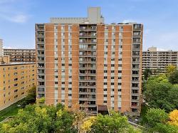 1204 230 Roslyn Road  Winnipeg, MB R3L 0H1