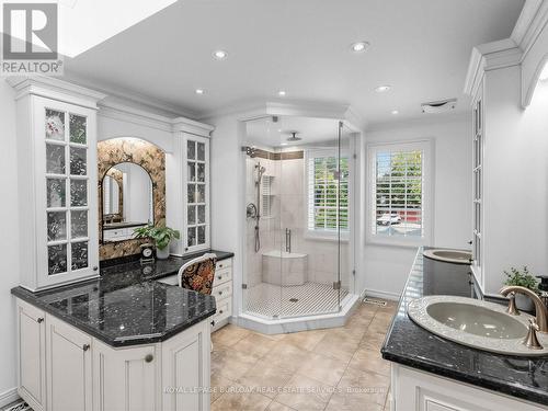 large family bathroom with primary access - 1259 Nathaniel Crescent, Burlington, ON 