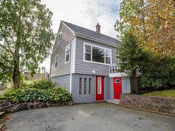 11 Olie Street  Halifax, NS B3R 1M7