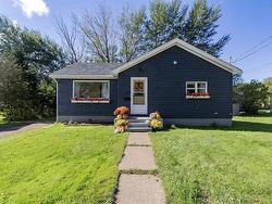 79 Hickman Street  Amherst, NS B4H 2M7
