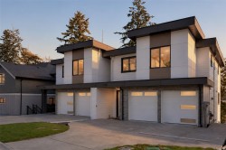 2119 Kingbird Dr Langford, BC V9B 7E9