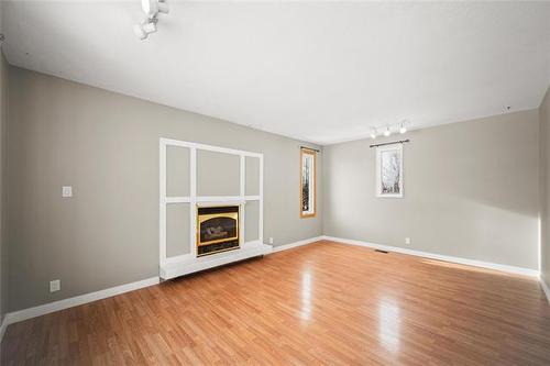 963 Centennial St, Winnipeg, MB 