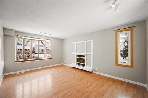 963 Centennial St, Winnipeg, MB 