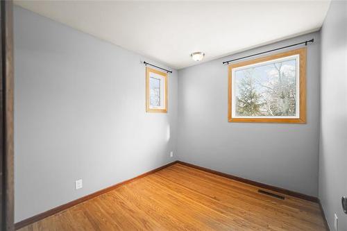 963 Centennial St, Winnipeg, MB 