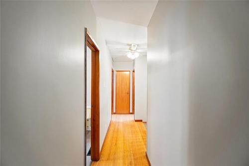 963 Centennial St, Winnipeg, MB 