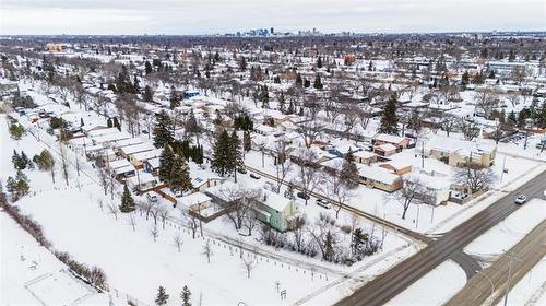 963 Centennial St, Winnipeg, MB 
