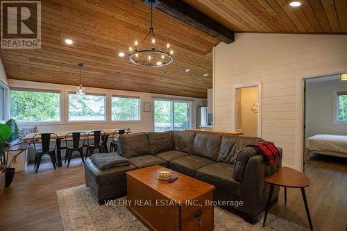 572 MALLARD CIRCLE , Selwyn, Ontario K0L 1T0 1