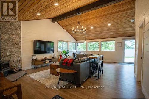 572 MALLARD CIRCLE , Selwyn, Ontario K0L 1T0 4