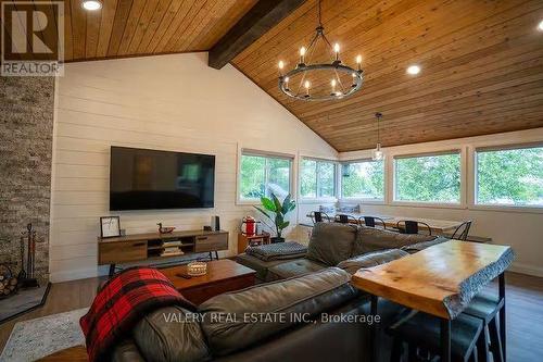 572 MALLARD CIRCLE , Selwyn, Ontario K0L 1T0 5