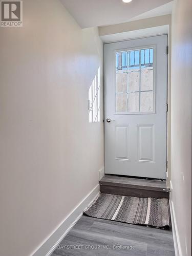 LOWER - 1 KENNETH ROSS BEND , East Gwillimbury, Ontario L9N 0T7 2