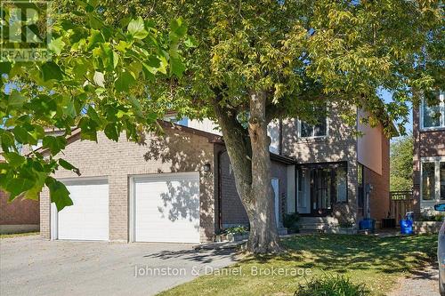 22 FIELDVIEW CRESCENT  Markham, ON L3R 3H7