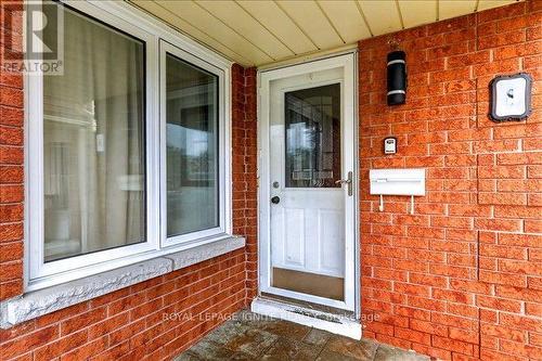 UPPER - 8 VAIL MEADOWS CRESCENT , Clarington, Ontario L1C 4T1 5