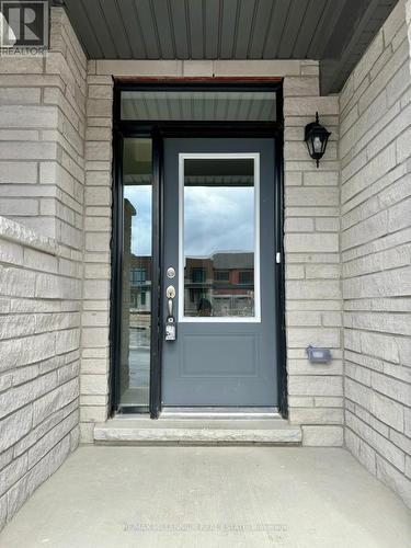 39 GRIFFITH STREET , Aurora, Ontario L4G 7B6 2