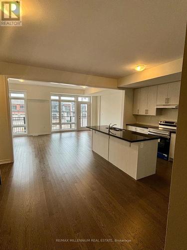 39 GRIFFITH STREET , Aurora, Ontario L4G 7B6 5